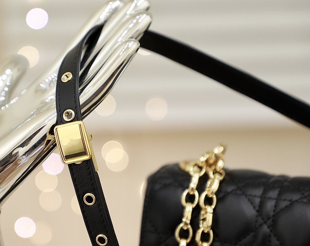 GROSSE CARO-TASCHE 28 SCHWARZES GESCHMACKSVOLLES CANNAGE-KALBLEDER