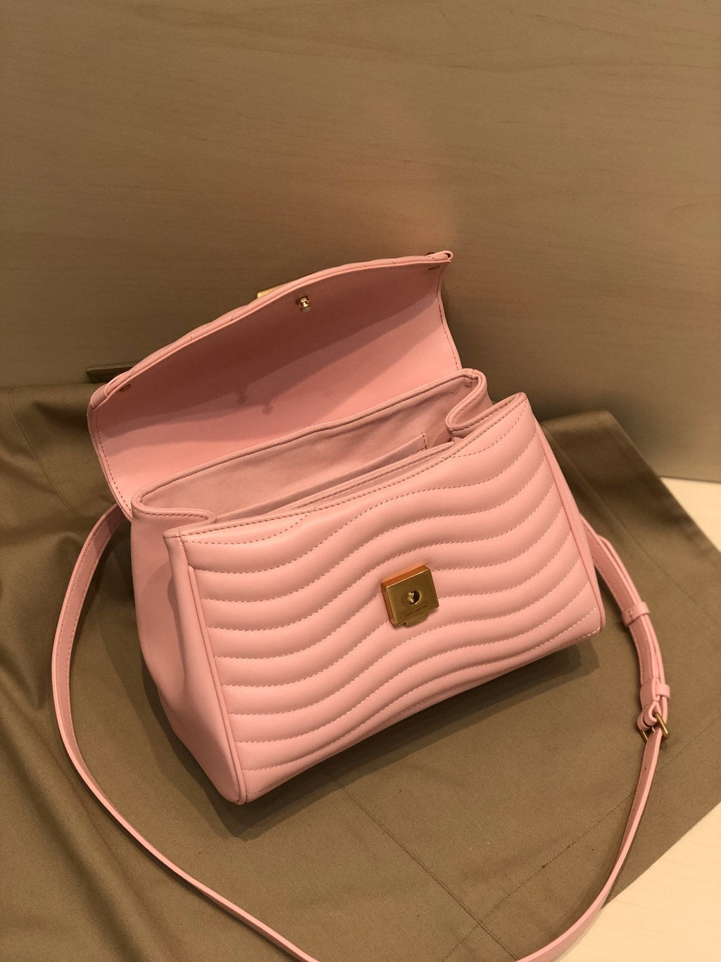LV NEW WAVE Henkeltasche 26 cm, rosa Kalbsleder