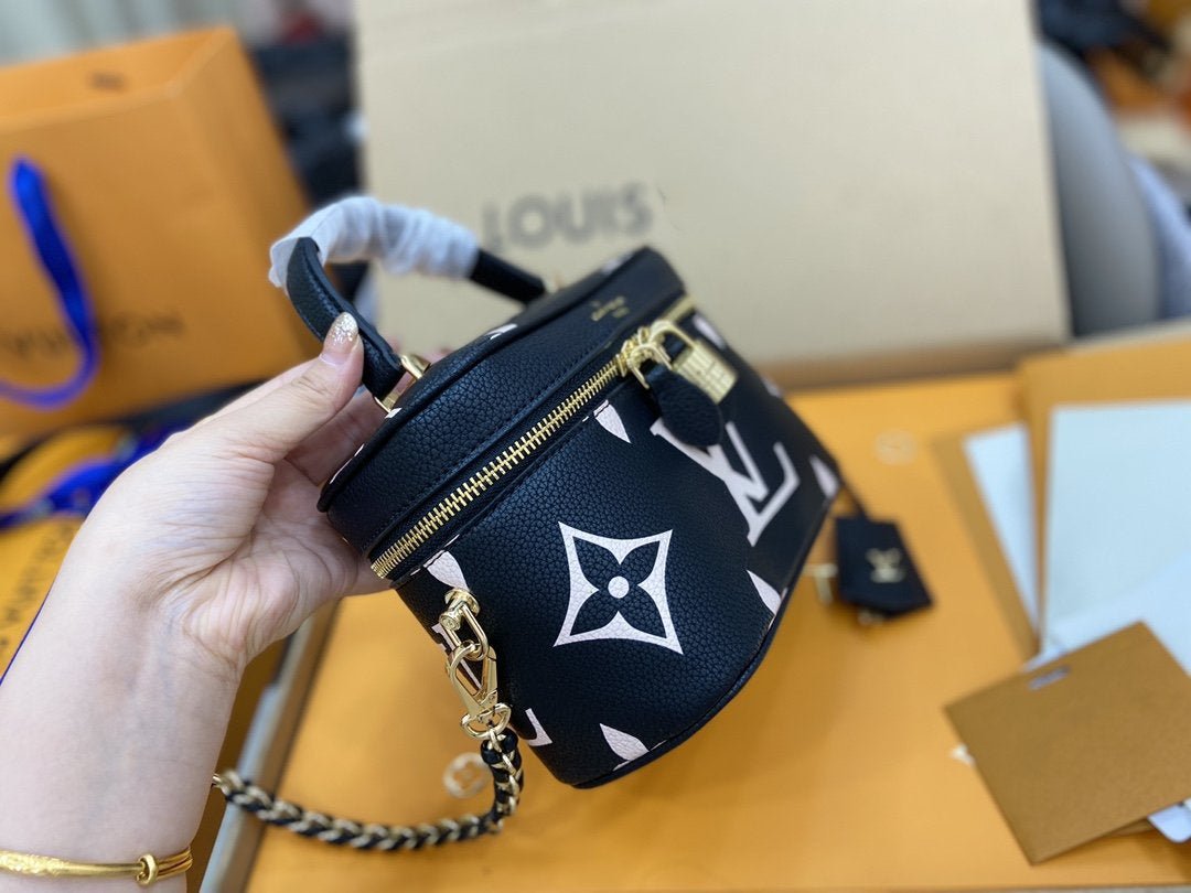 VANITY PM 19 CM SCHWARZ-WEISS MONOGRAMM EMPREINTE LEDER 