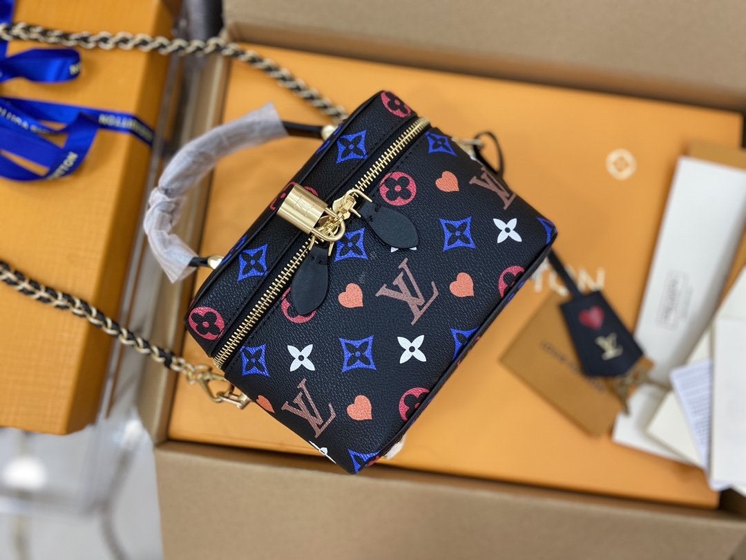 VANITY PM 19CM GAME AUF SCHWARZER MONOGRAMM-LEINWAND