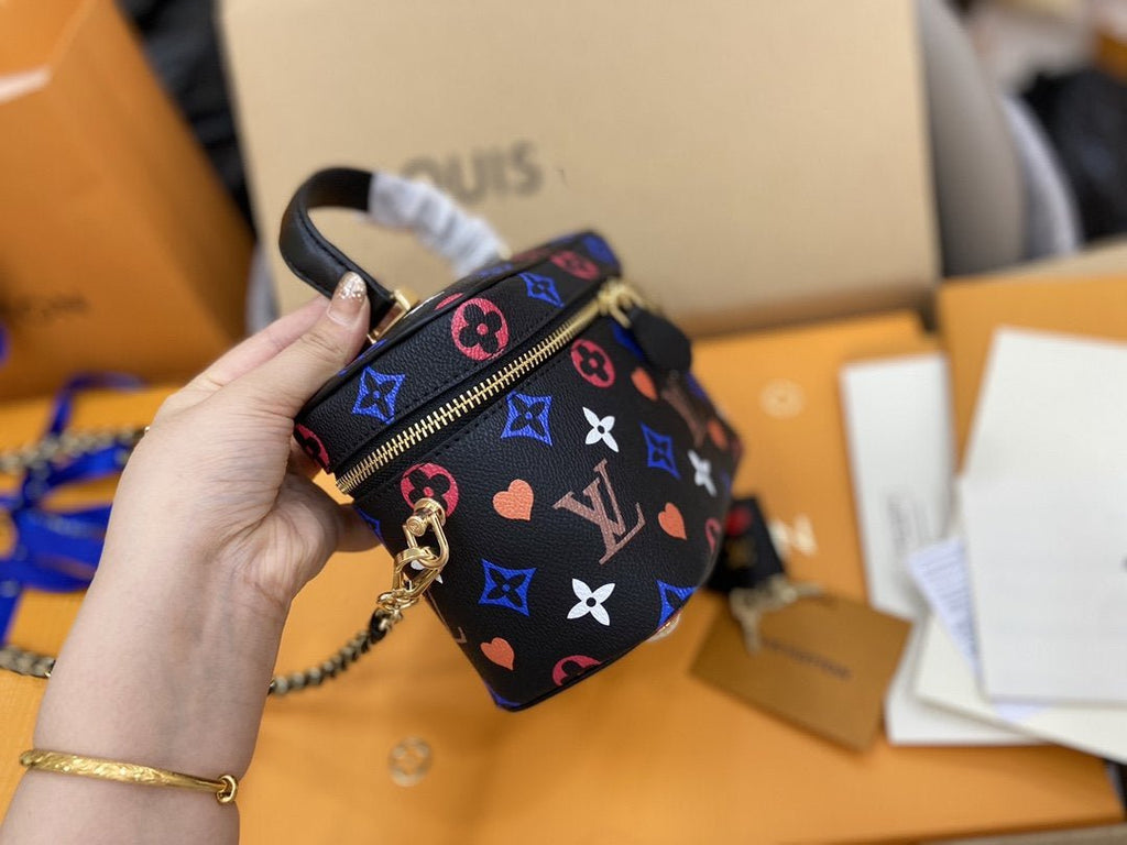 VANITY PM 19CM GAME AUF SCHWARZER MONOGRAMM-LEINWAND