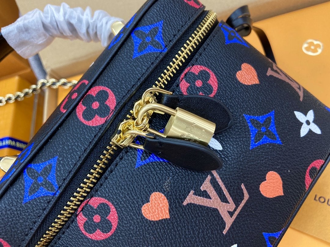 VANITY PM 19CM GAME AUF SCHWARZER MONOGRAMM-LEINWAND