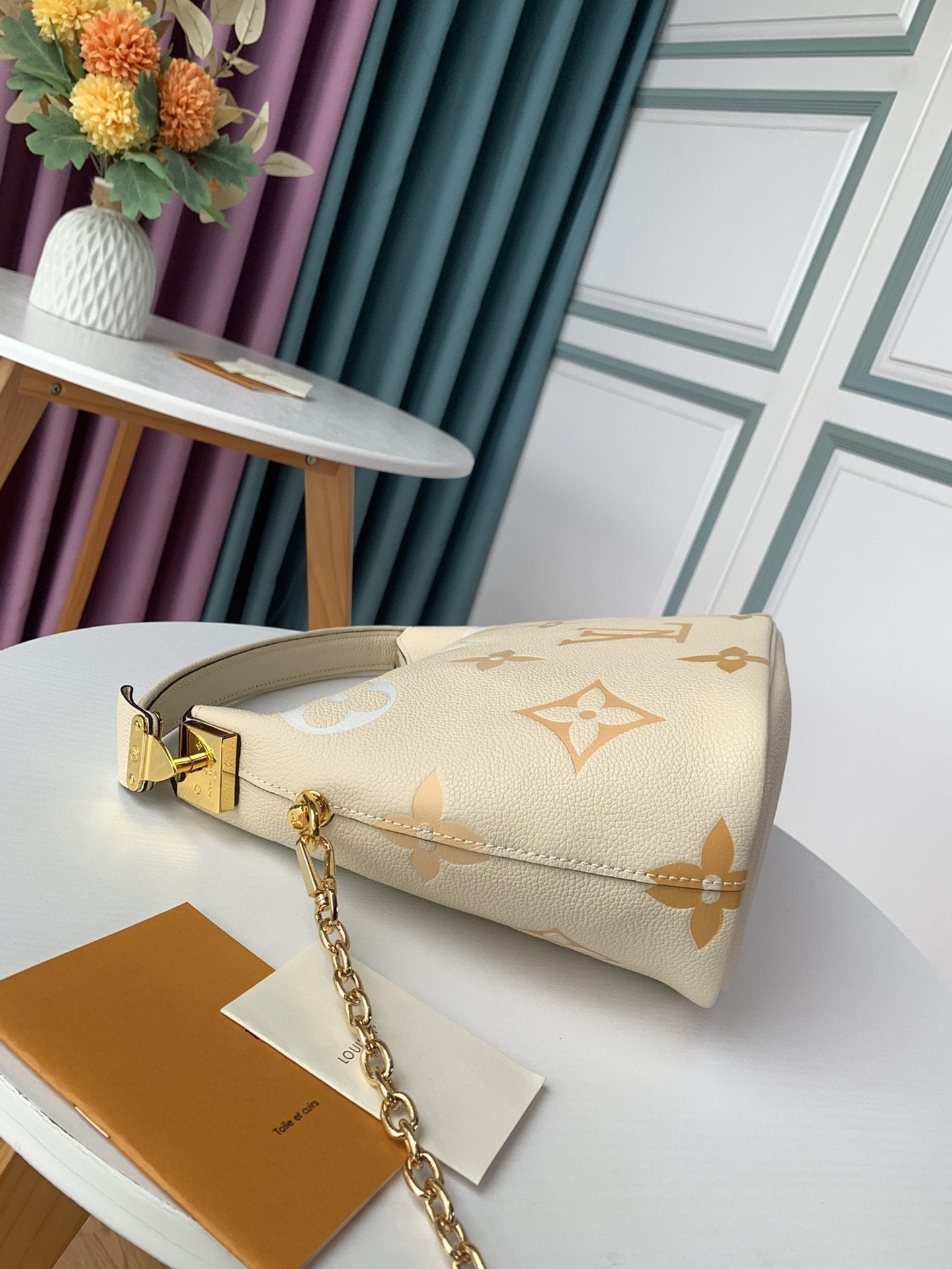 MARSHMALLOW HOBO CREME SAFFRAN GEGENGRÜNES RINDLEDER