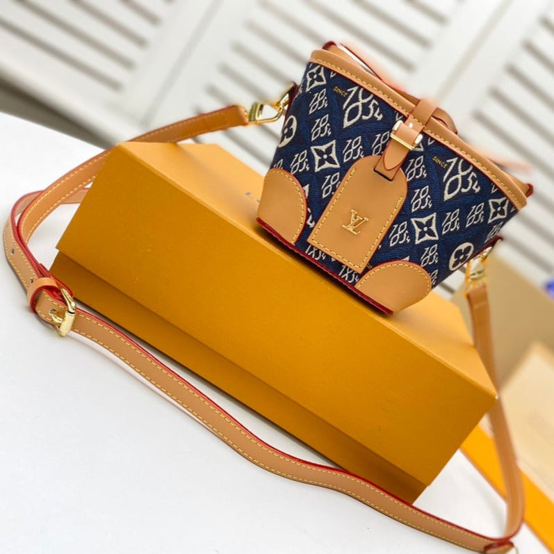 NOE GELDBÖRSENMONOGRAMM SEIT 1854 TEXTIL