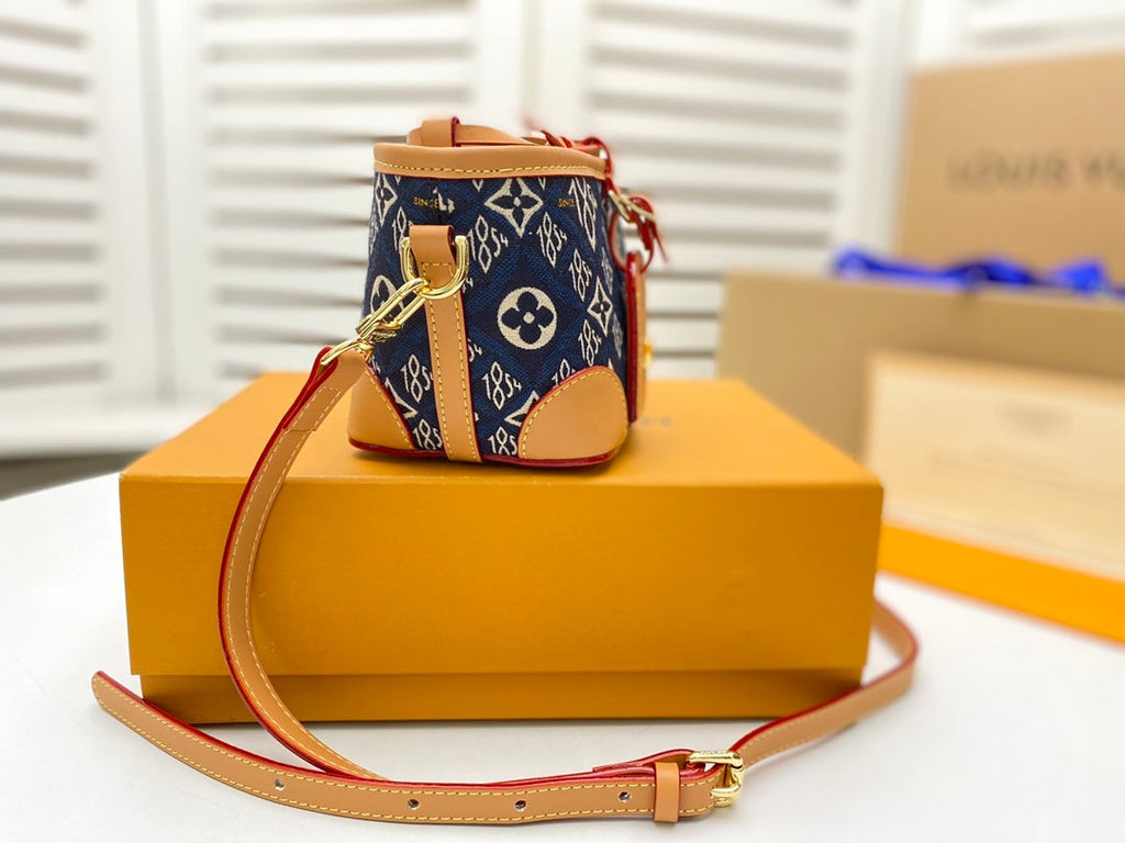 NOE GELDBÖRSENMONOGRAMM SEIT 1854 TEXTIL