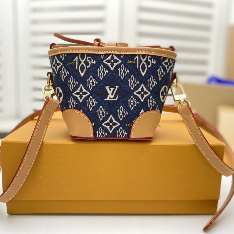 NOE GELDBÖRSENMONOGRAMM SEIT 1854 TEXTIL