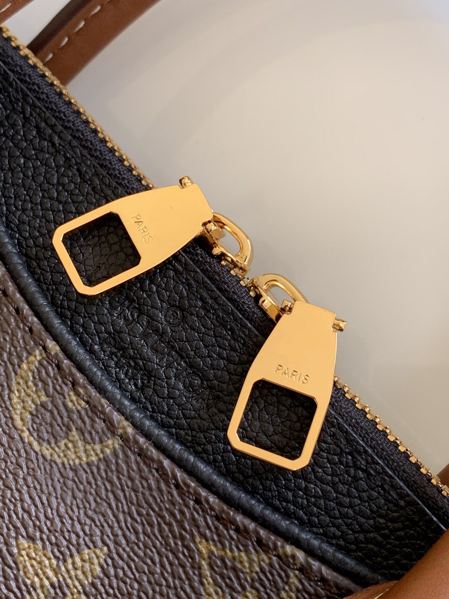 PALLAS BB 27 MONOGRAM LEINWAND M42960