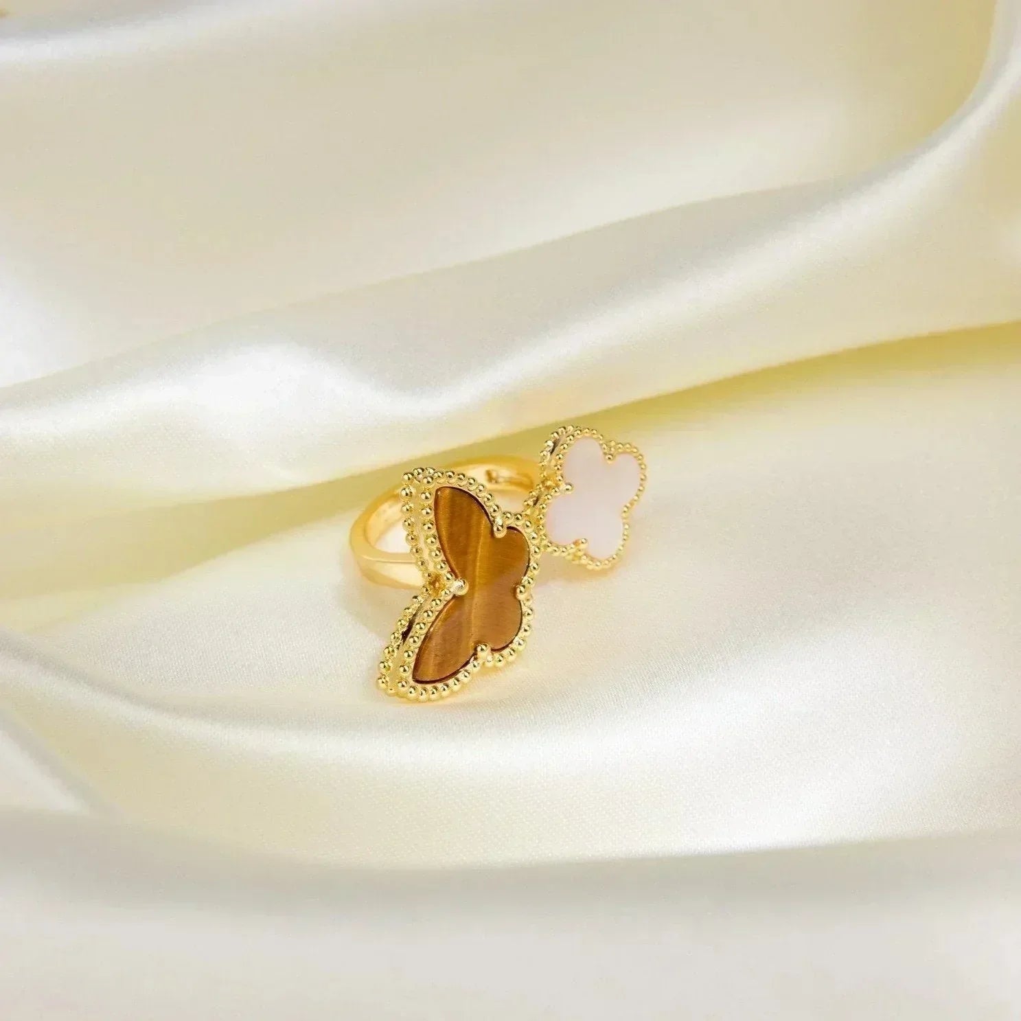 Jewelicorn – Glücksring zwischen den Fingern