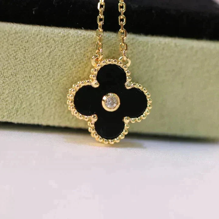 Jewelicorn CLOVER 15MM DIAMANT-ONYX-HALSKETTE