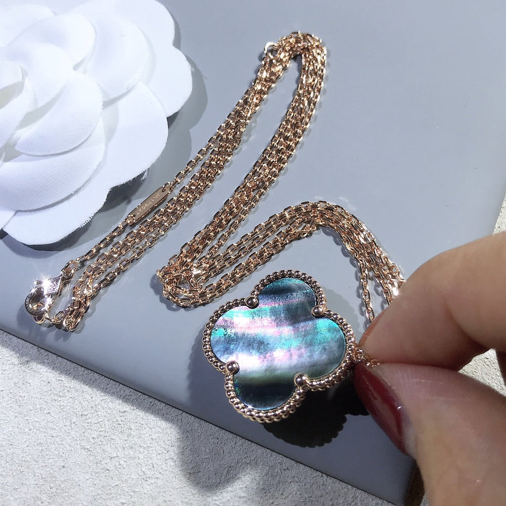 ¡®Jewelicorn¡¯CLOVER 25MM GOLD DARK MOP BIG CLOVER NECKLACE