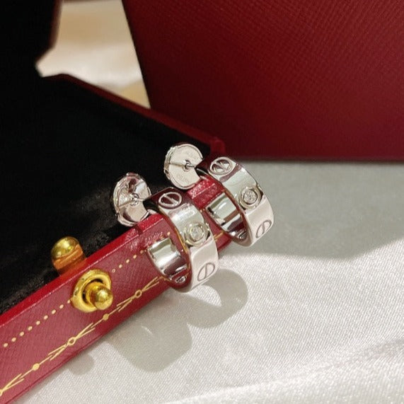 ®Jewelicorn® ラブイヤリング 5.7mm 2ダイヤモンド