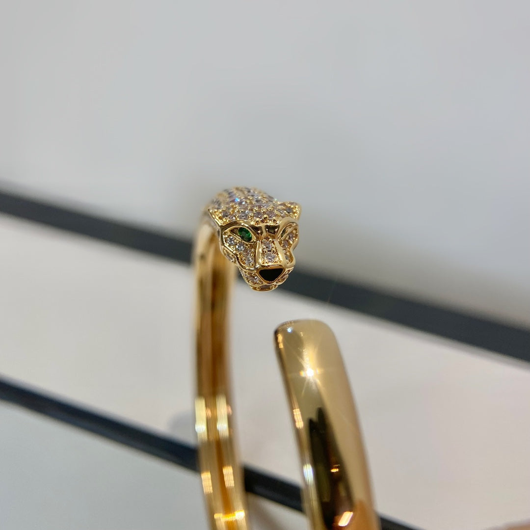 ®ジュエリコーン®パンサーゴールドダイヤモンドオープンブレスレット