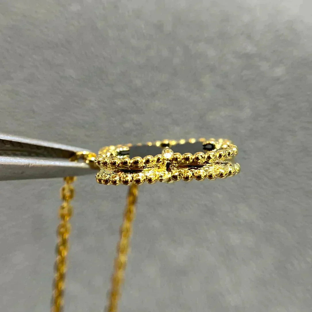 Jewelicorn Kleeblatt-Halskette, 15 mm, schwarzer Onyx, einzelne Blume