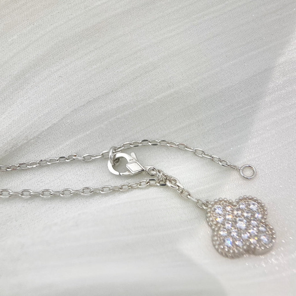 ¡®Jewelicorn¡¯CLOVER 5 MOTIFS SILVER DIAMONDS NECKLACE
