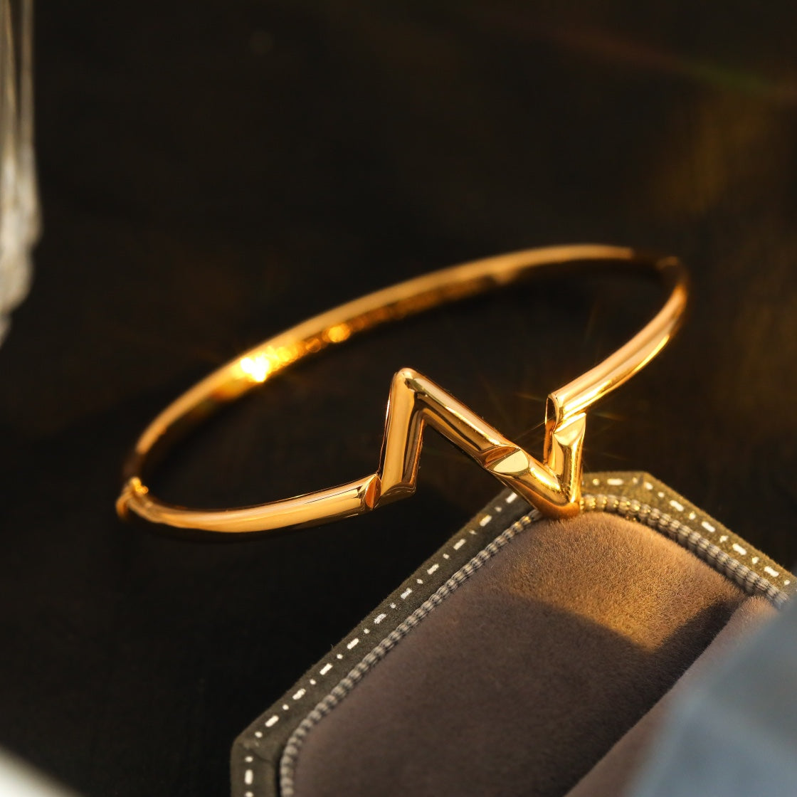 ®Jewelicorn® VOLTE アップサイト ダウン ブレスレット