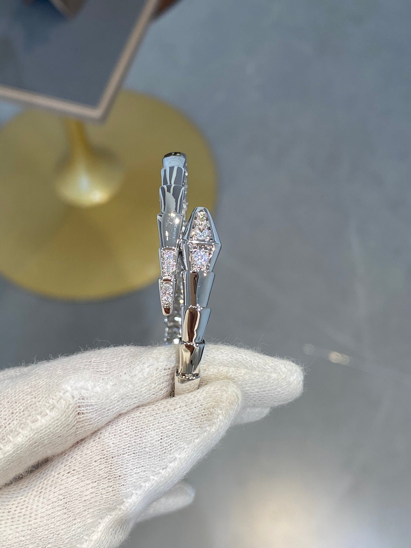 ¡®Jewelicorn¡¯SERPENTI ARMBAND DIAMANTEN SILBER