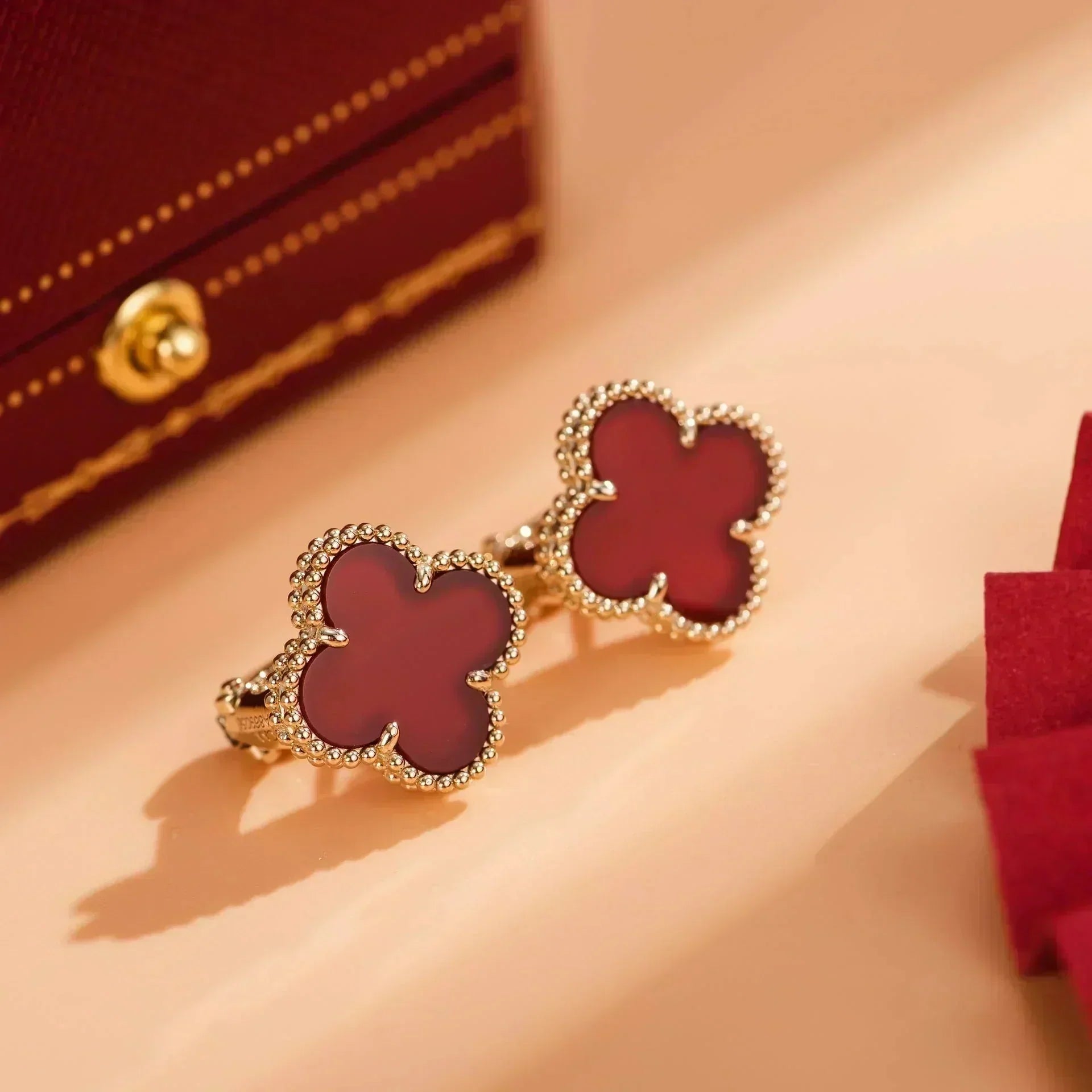 ¡®Jewelicorn¡¯CLOVER MEDIUM 1 MOTIFS CARNELIAN  EARRINGS