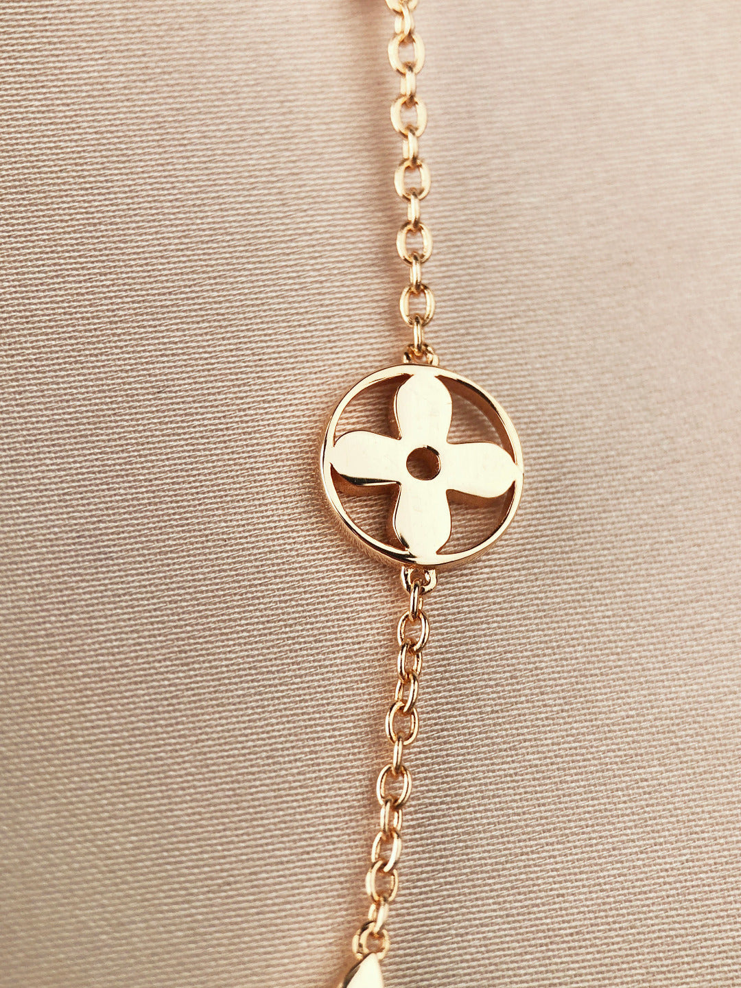 ¡®Jewelicorn¡¯星と太陽の7つのモチーフ ゴールドブレスレット