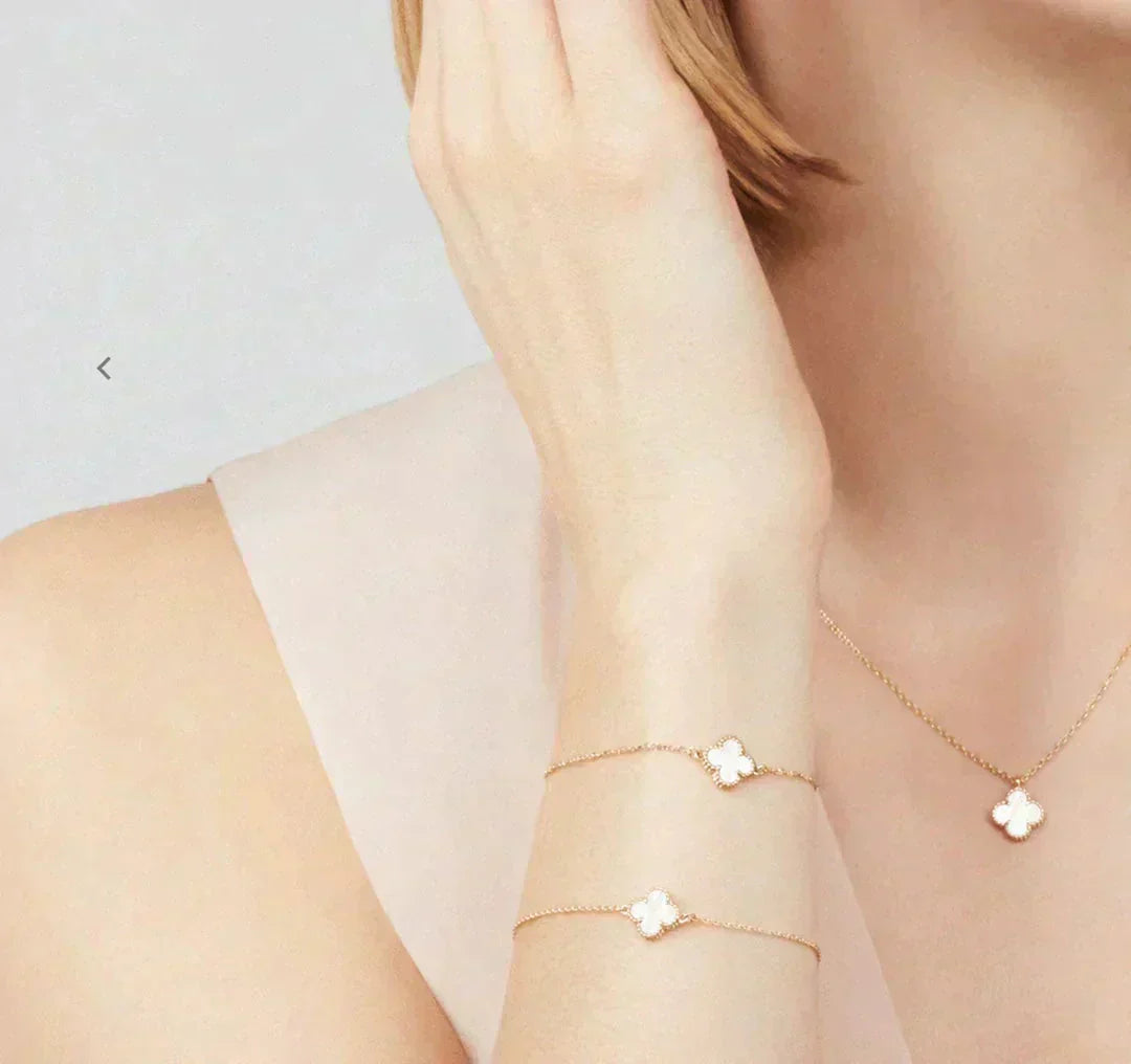 ®Jewelicorn®クローバーミニ9.5mmホワイトマザーオブパールネックレス