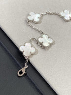 [⭐JeweliWhal]CLOVER WHITE PEARL MOP 5 MOTIF BRACELET COLLECTION
