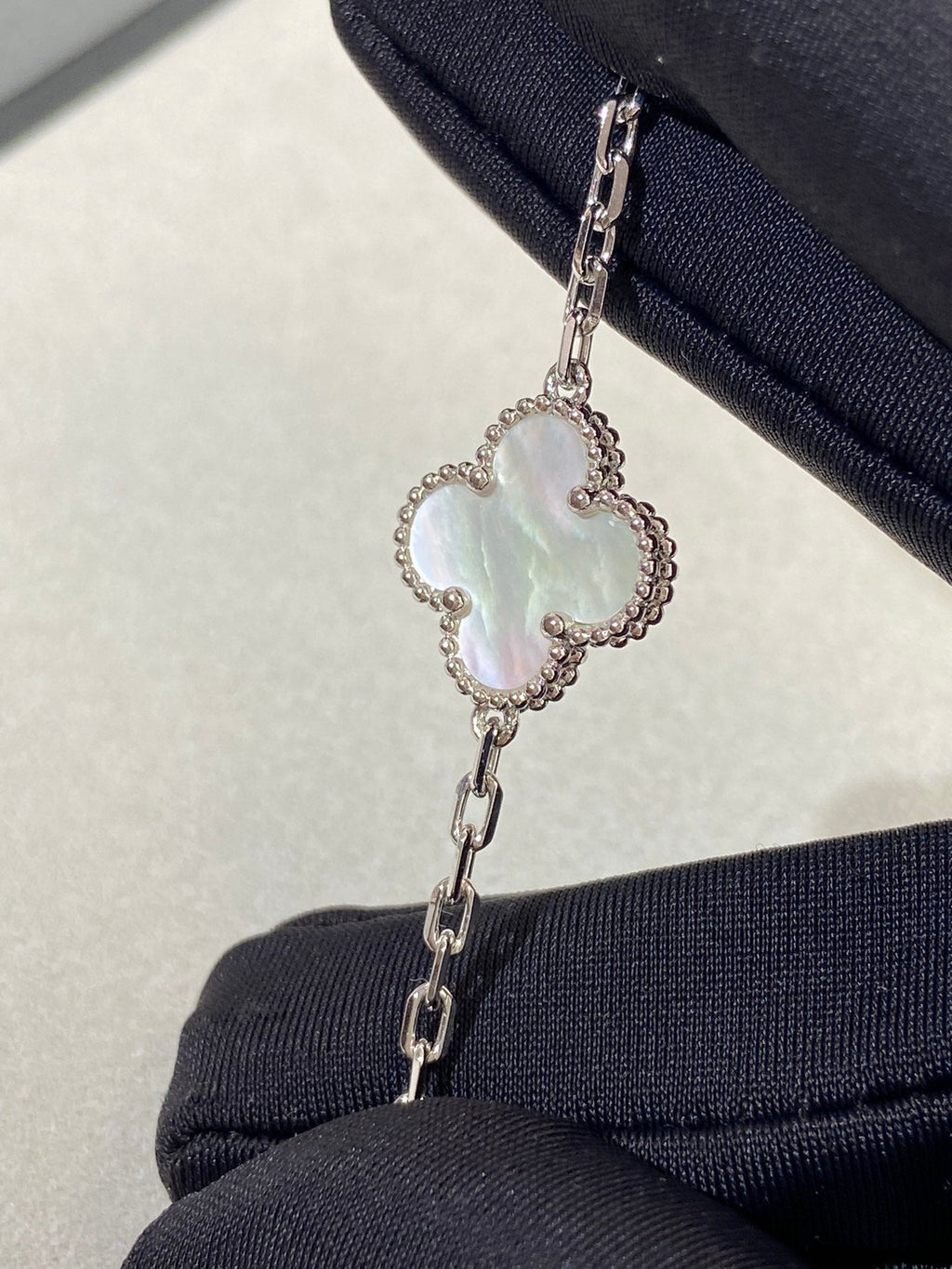 ®Jewelicorn®クローバーシルバーモップ5モチーフブレスレット