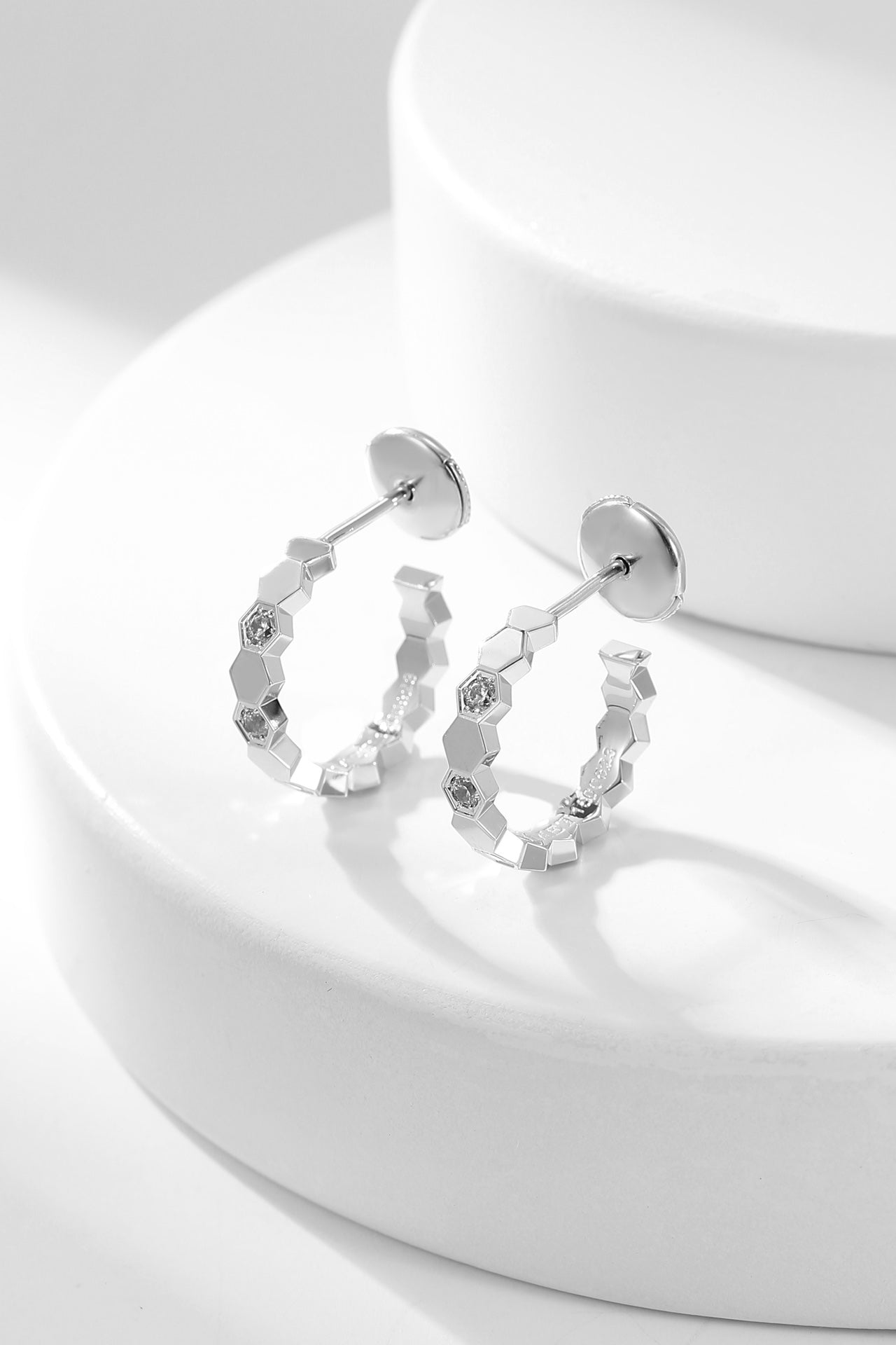 ¡®Jewelicorn¡¯BEE LOVE DIAMOND HOOP EARRINGS