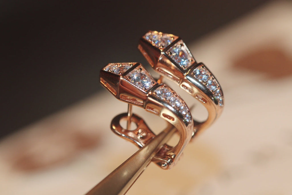 Jewelicorn Schlangen-Ohrringe aus rosafarbenem Gold mit Diamanten