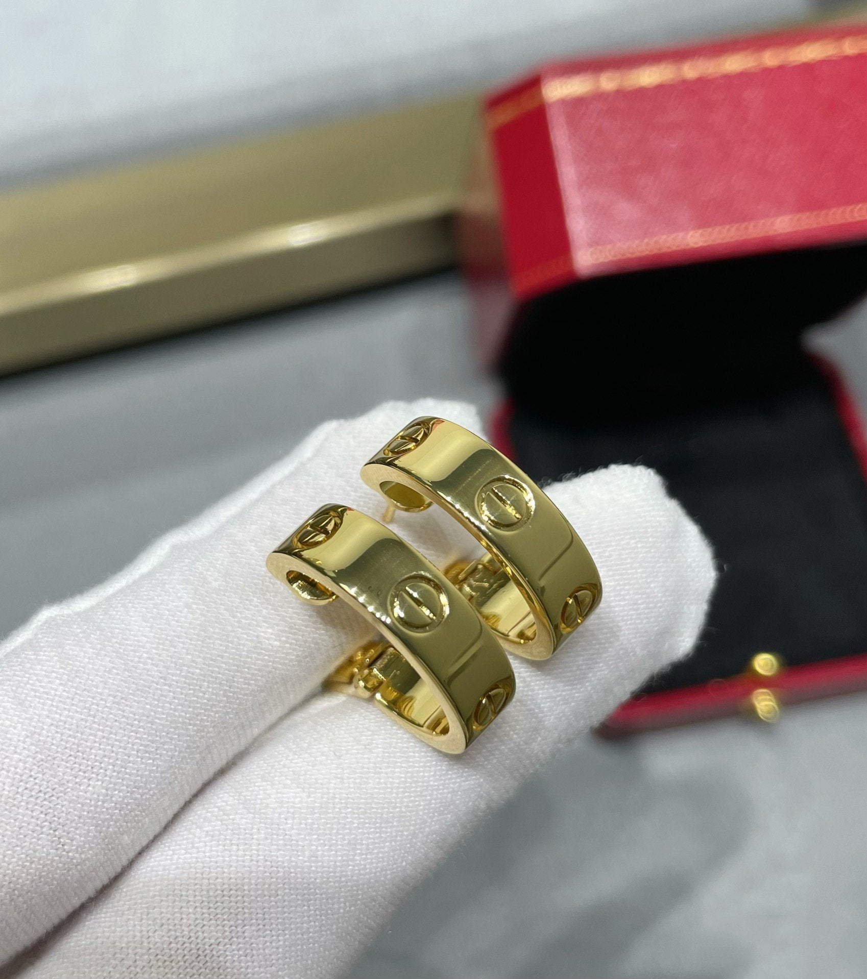 Jewelicorn LOVE 5,5-mm-Ohrringe