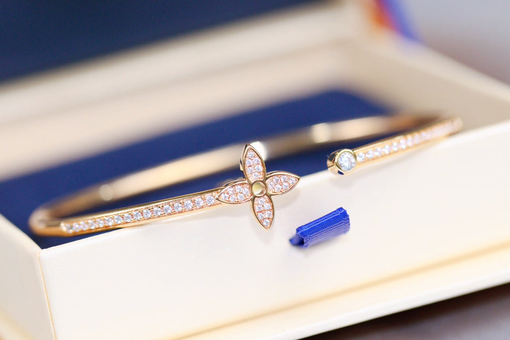 Jewelicorn IDYLLE OFFENES ARMBAND AUS ROSA GOLD MIT DIAMANTENBESETZUNG