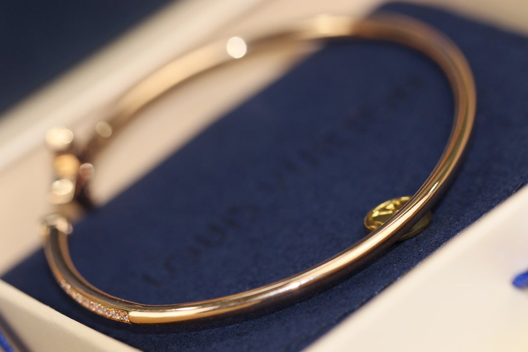 Jewelicorn IDYLLE OFFENES ARMBAND AUS ROSA GOLD MIT DIAMANTENBESETZUNG