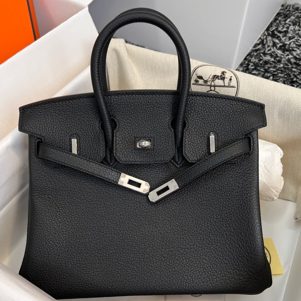 HM Birkin 25 cm, schwarzes Togo-Leder, silberne Beschläge
