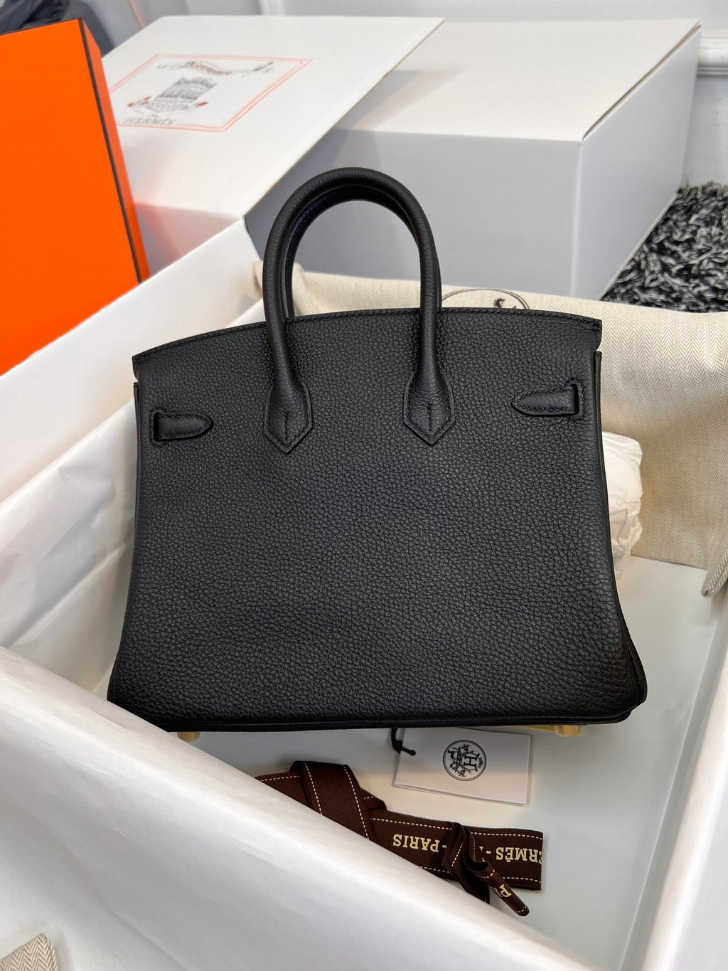HM Birkin 25 cm, schwarzes Togo-Leder, goldene Beschläge