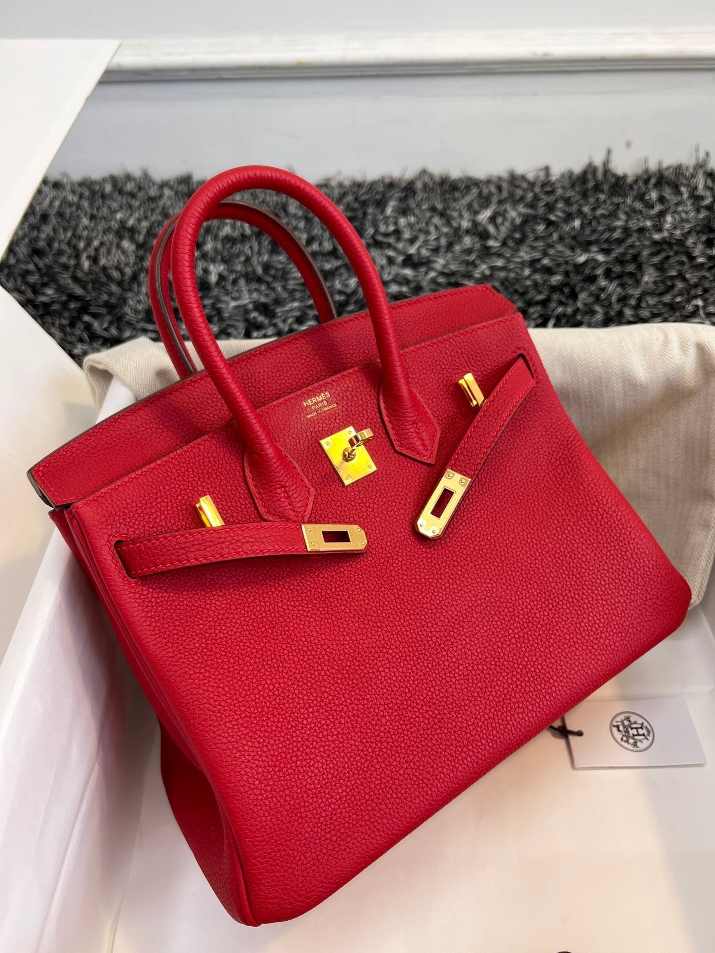 HM Birkin 25 cm, rotes Togo-Leder, goldene Beschläge