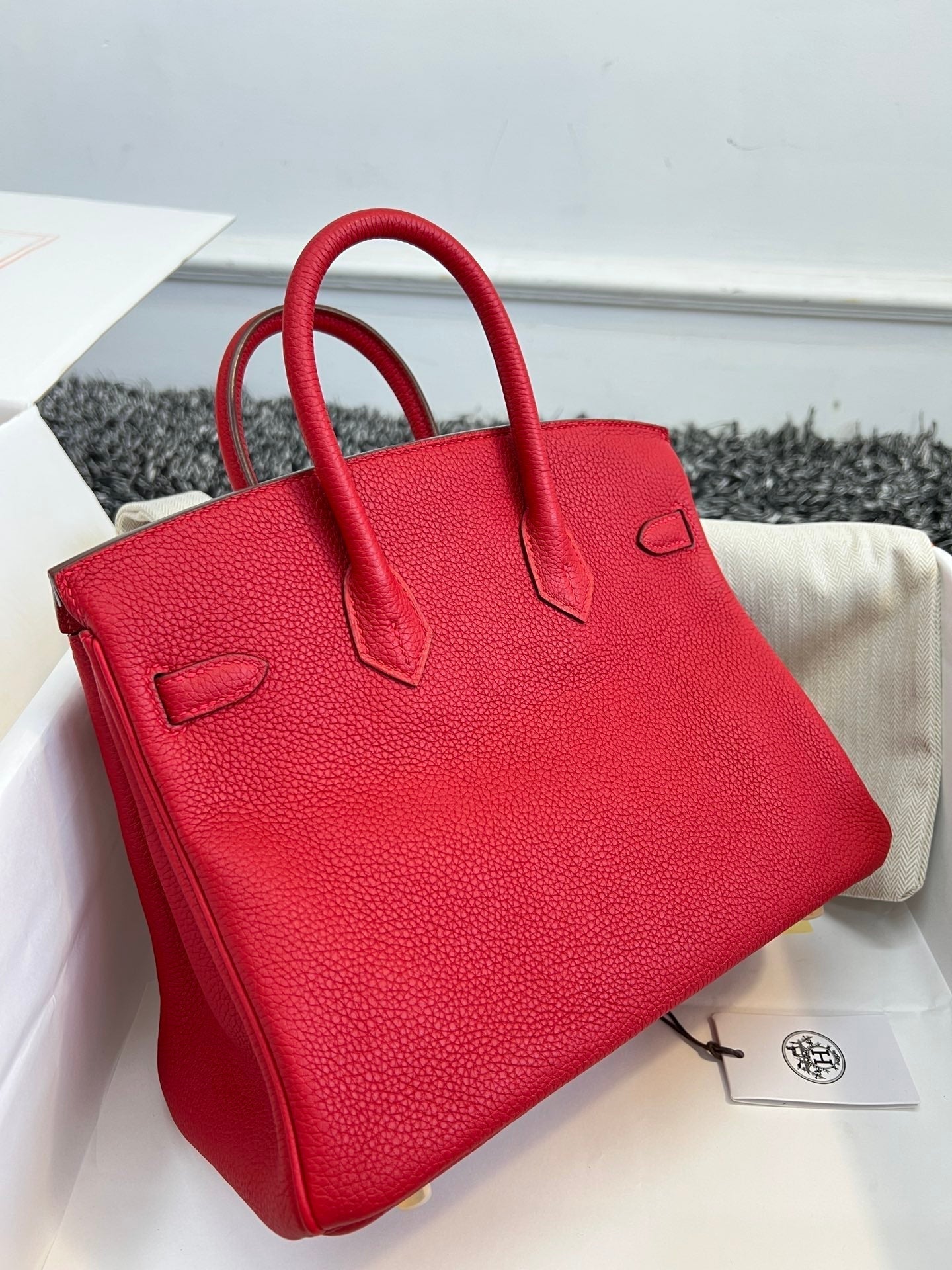 HM Birkin 25 cm, rotes Togo-Leder, goldene Beschläge