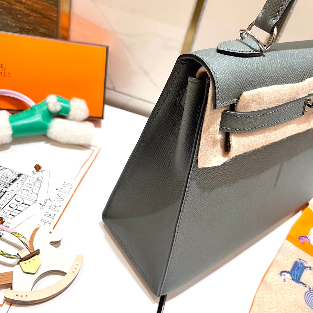 HM KELLY 25CM GRIS MOUETTE EPSOM LEDER SILBERNE BESCHLÄGE