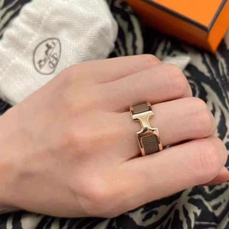 Jewelicorn Olympe Ring aus roségoldenem Gold