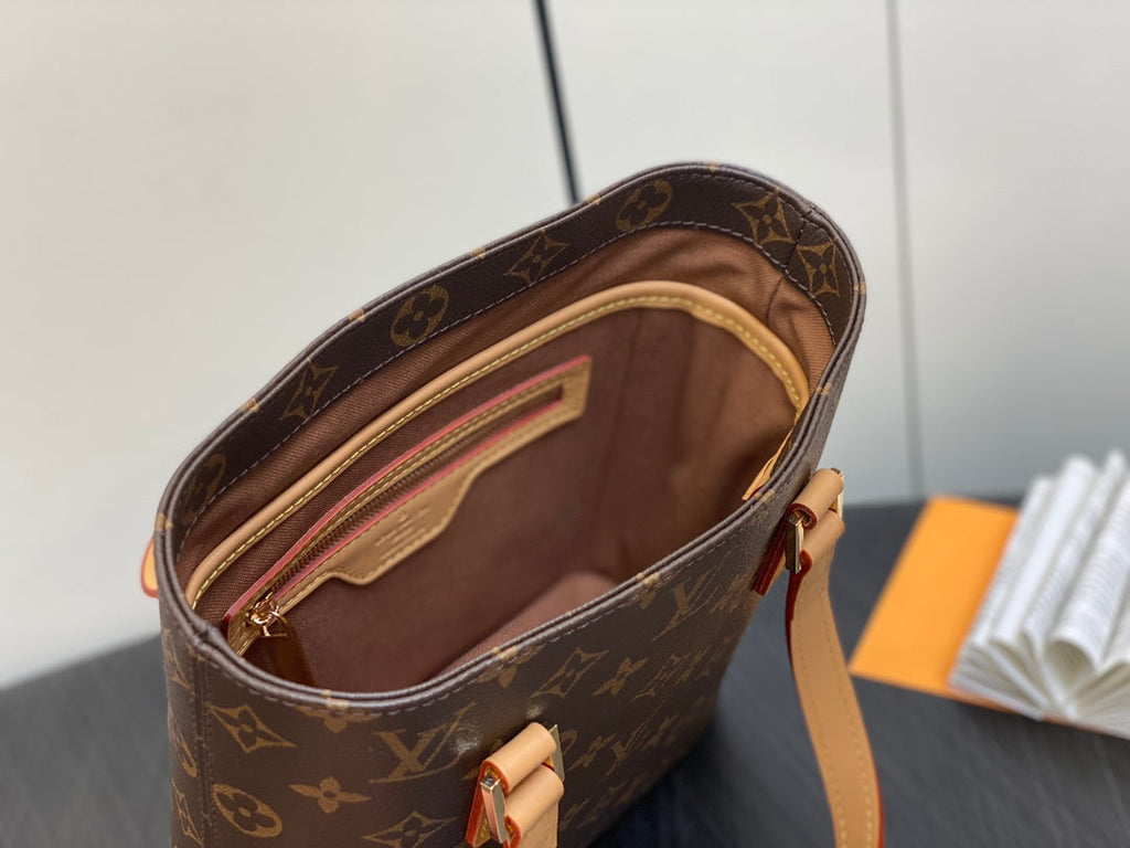 LUCO Schultertasche 23 Monogramm Leder Braun