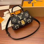 MADELEINE SCHWARZES BIOCOLOR-MONOGRAMM-EMPREINTE-LEDER