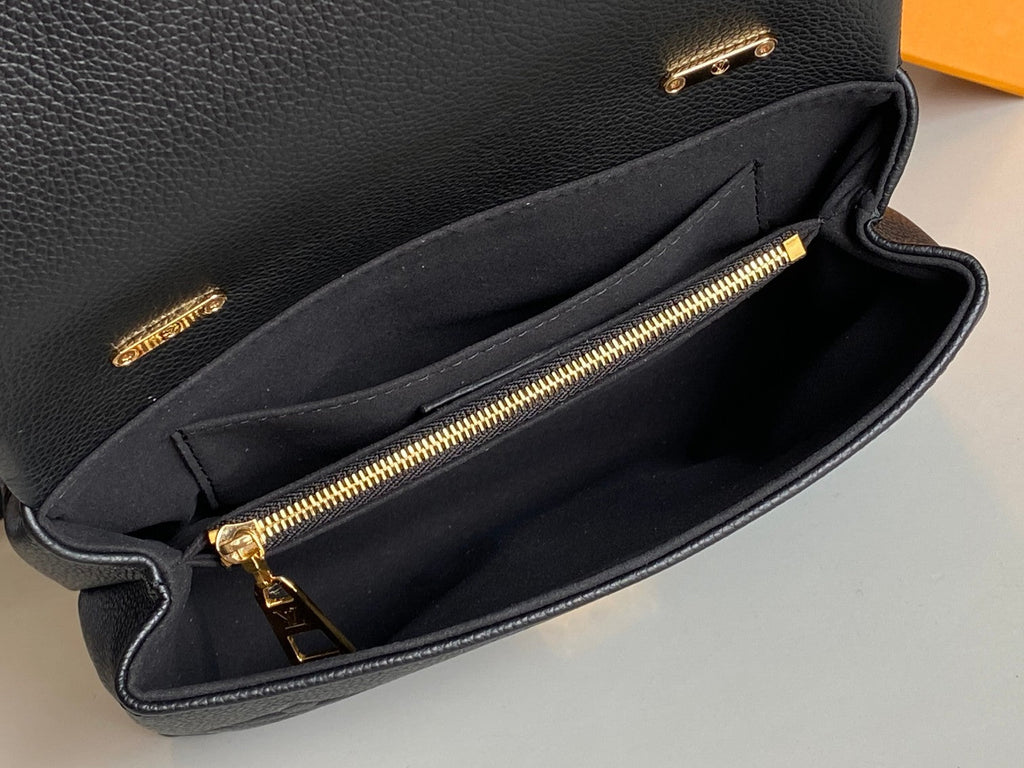 MADELEINE SCHWARZES MONOGRAMM-EMPREINTE-LEDER