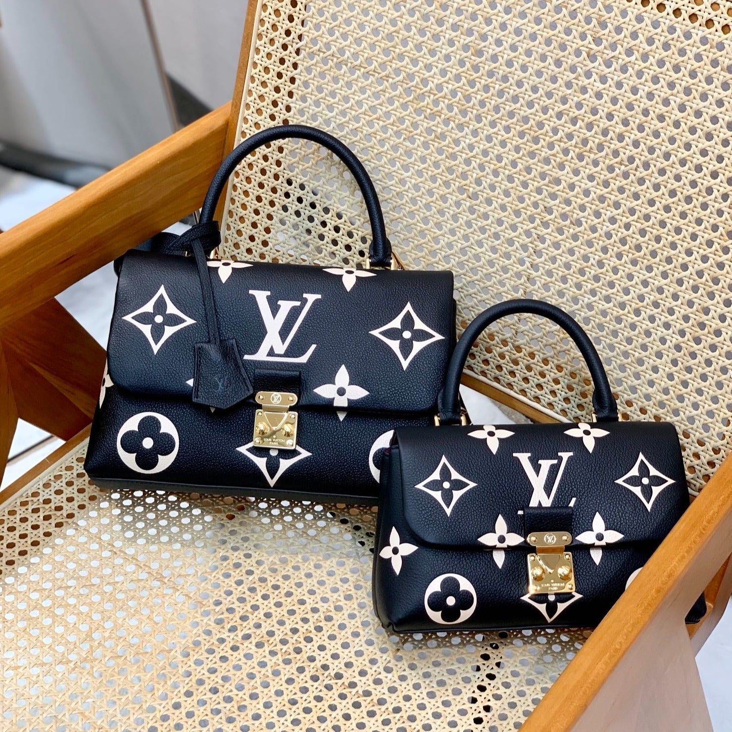 MADELEINE ROSA SCHWARZ 30 MONOGRAM EMPREINTE LEDER