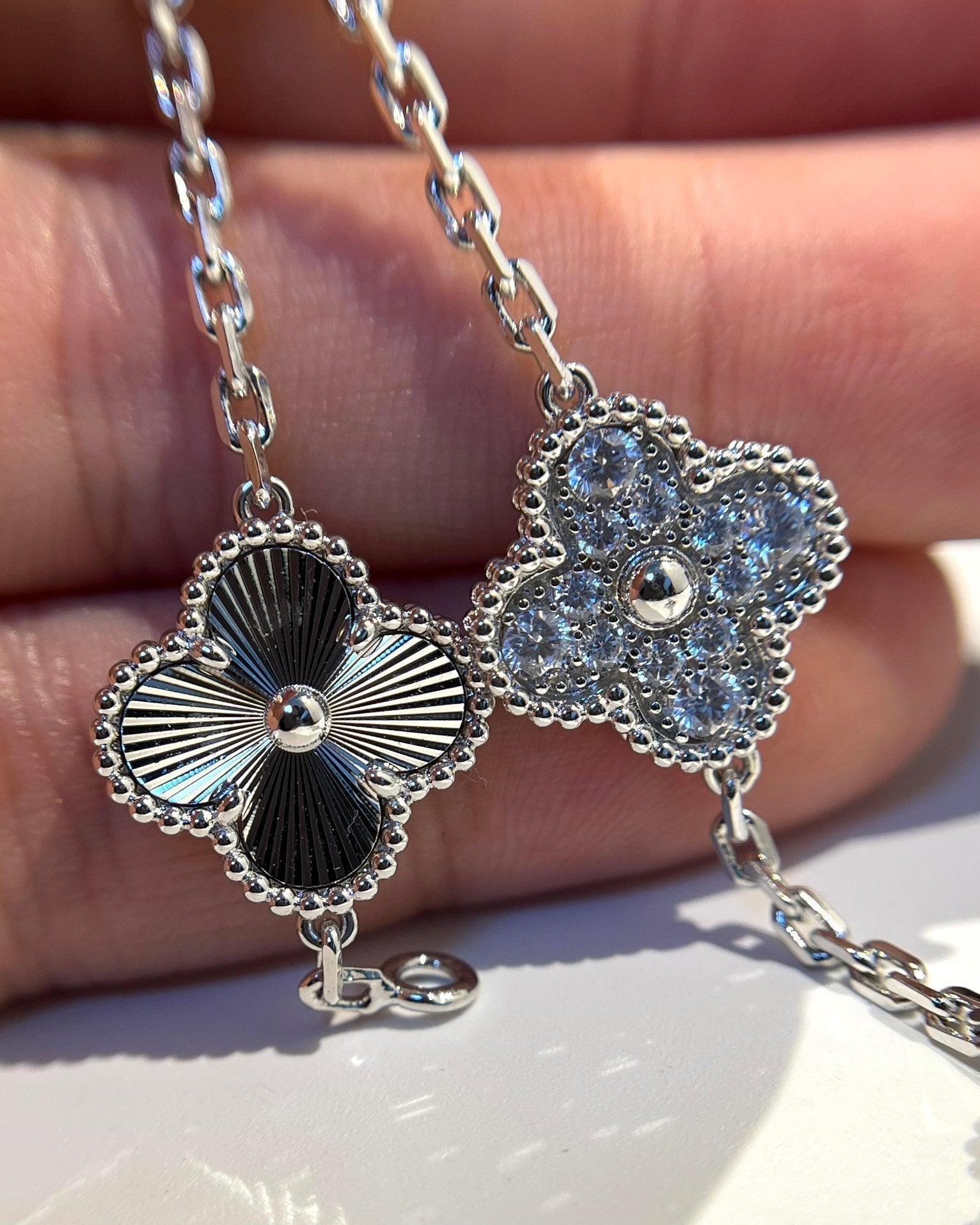 [⭐JeweliWhal] CLOVER 5 MOTIF LASER BRACELET COLLECTION