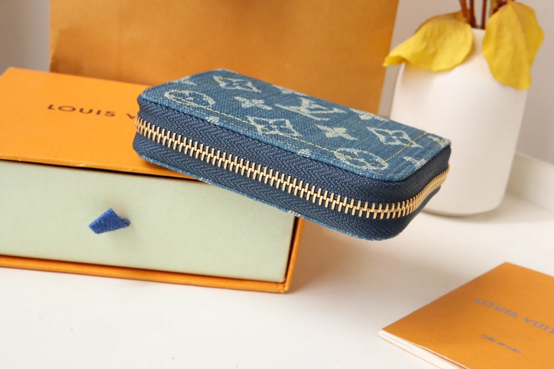 LV ZIPPY COIN 11CM BLAUER DENIM