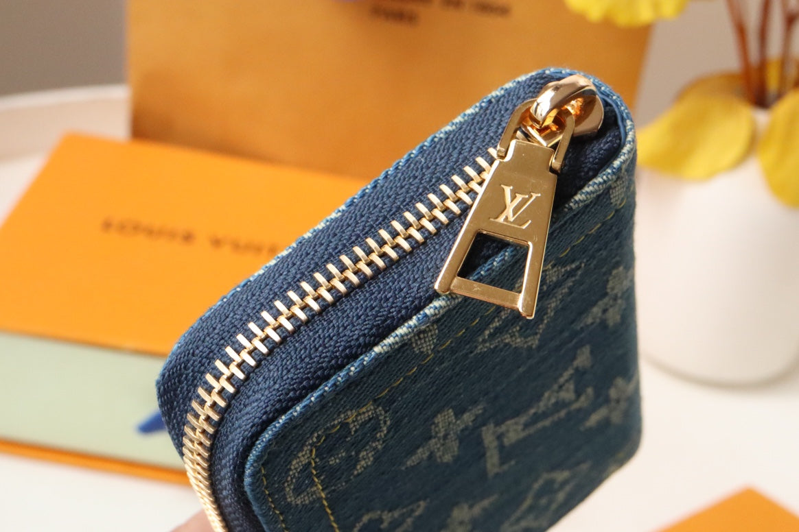 LV ZIPPY COIN 11CM BLAUER DENIM