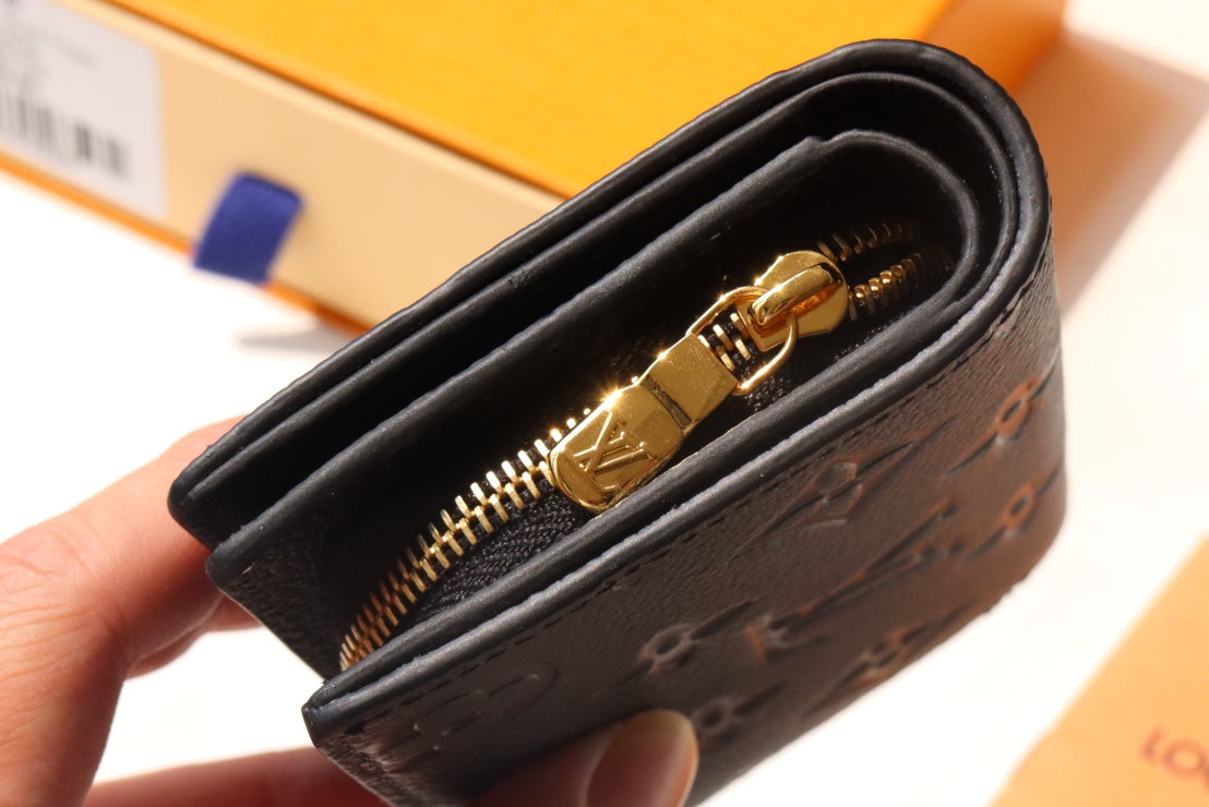 CLEA GELDBÖRSE 12CM SCHWARZ MONOGRAM EMPREINTE LEDER