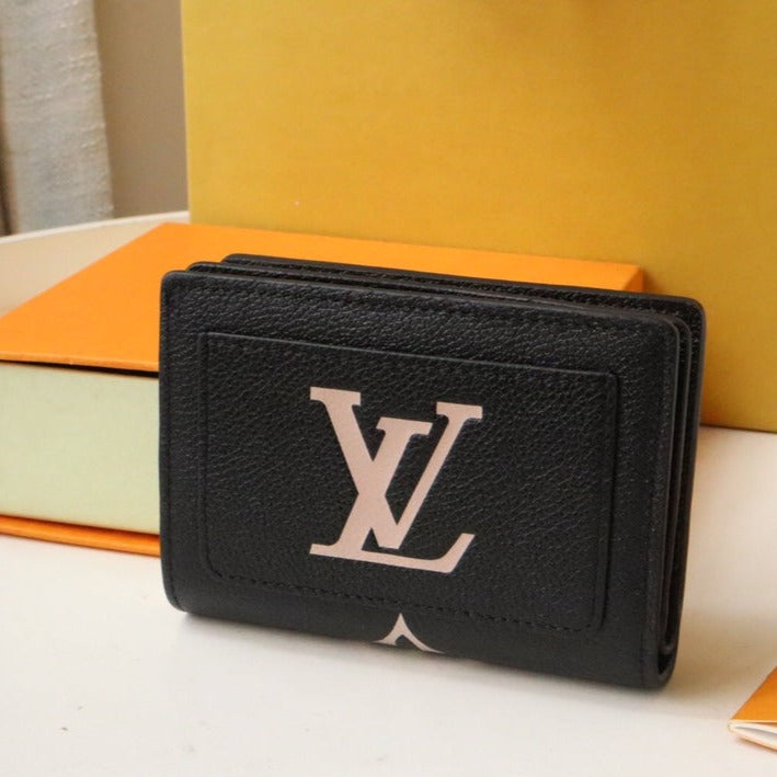 CLEA GELDBÖRSE 12 CM SCHWARZ GROSSES MONOGRAMM EMPREINTE LEDER