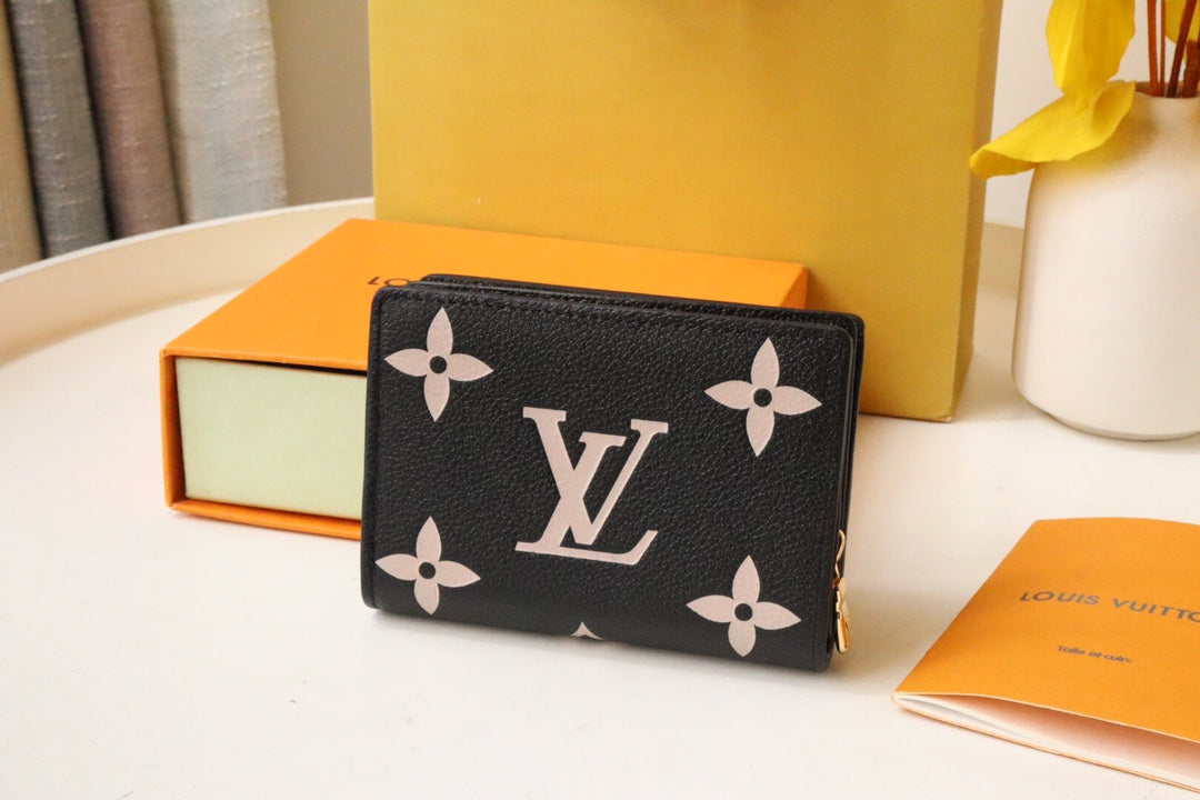 CLEA GELDBÖRSE 12 CM SCHWARZ GROSSES MONOGRAMM EMPREINTE LEDER