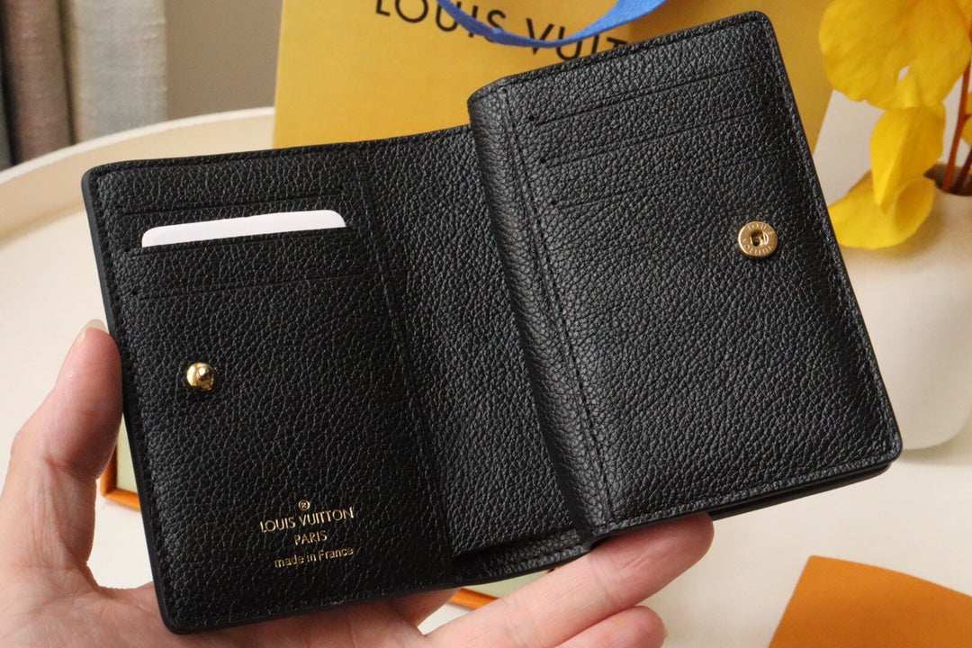 CLEA GELDBÖRSE 12 CM SCHWARZ GROSSES MONOGRAMM EMPREINTE LEDER