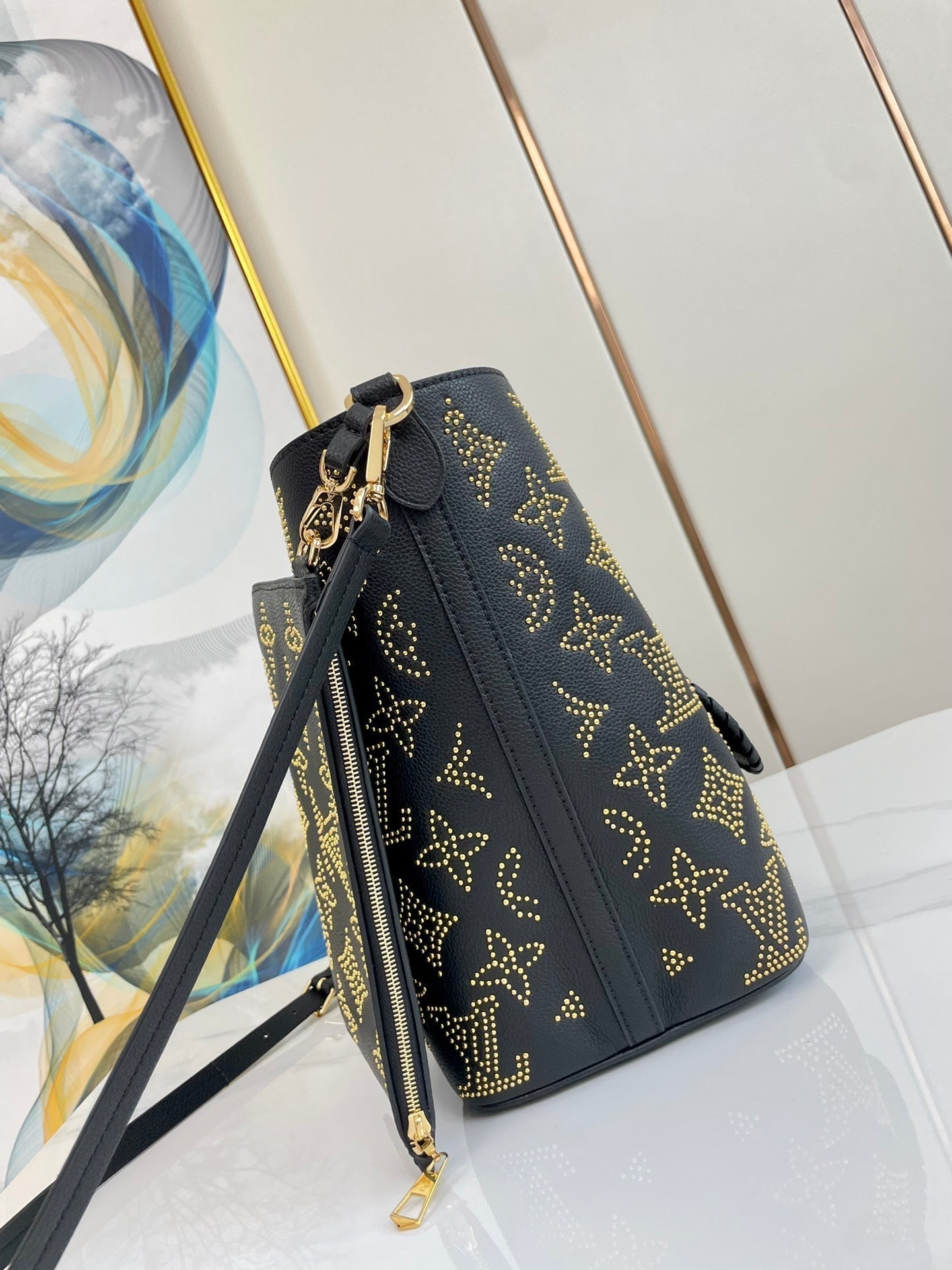 BLOSSOM MM 30 BLACK MAHINA CALFSKIN