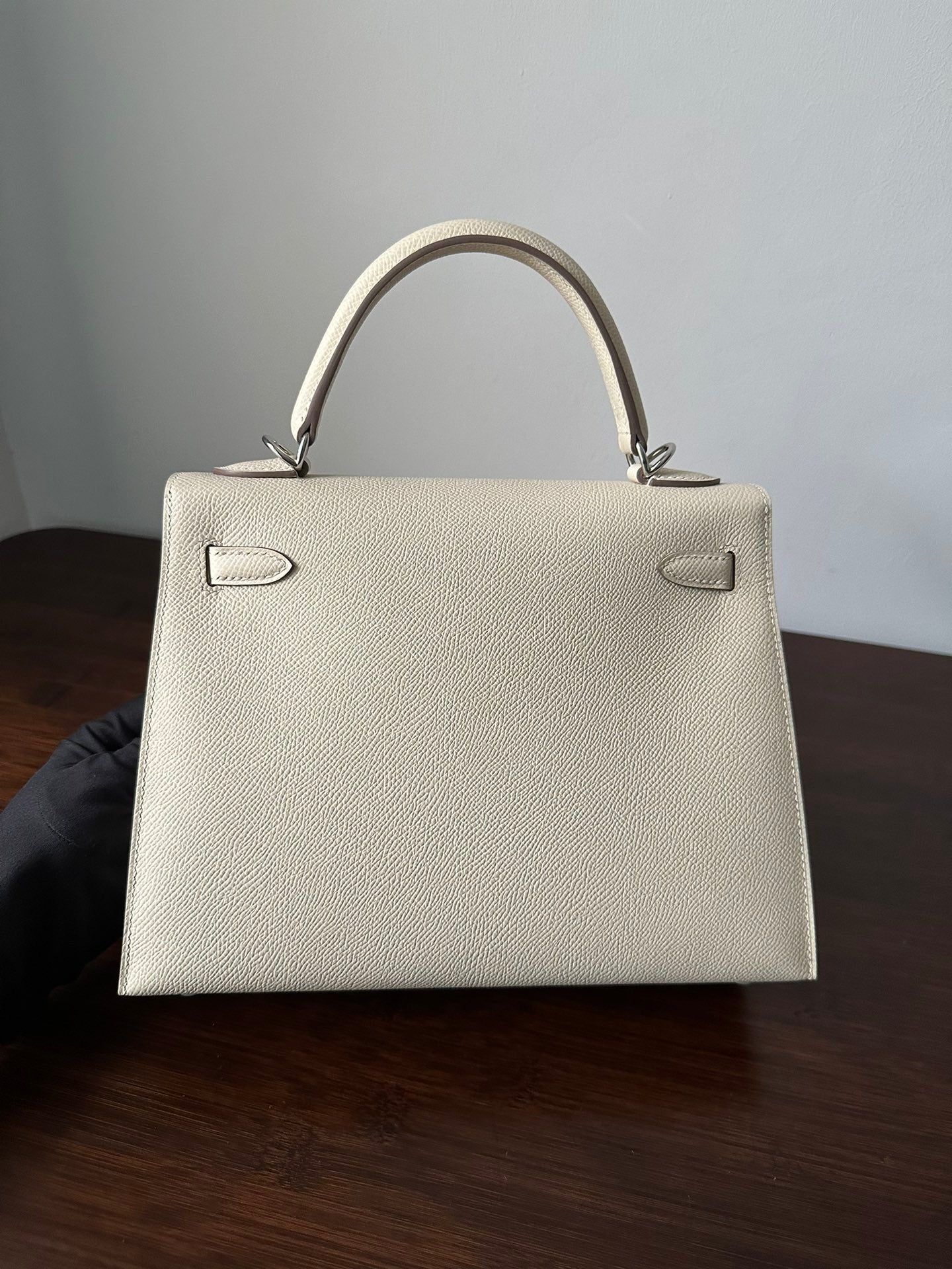 HM KELLY 25CM WEISSES EPSOM SILBERNE BESCHLÄGE