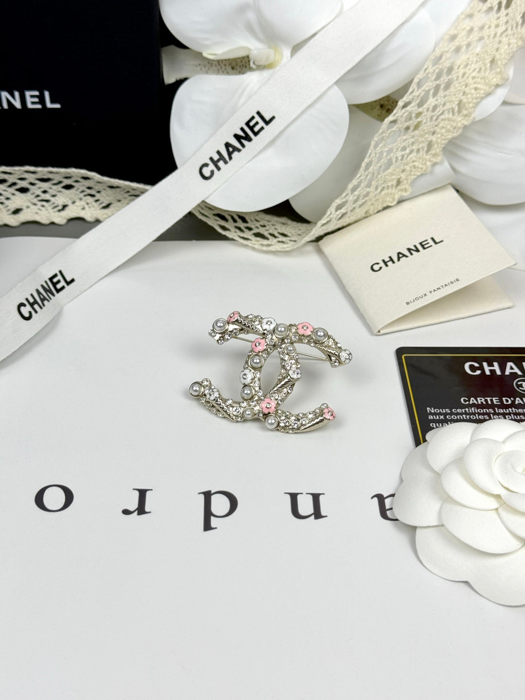 [⭐JeweliWhal]26C Pink-White Enamel Ice Cream Cone Double C Brooch